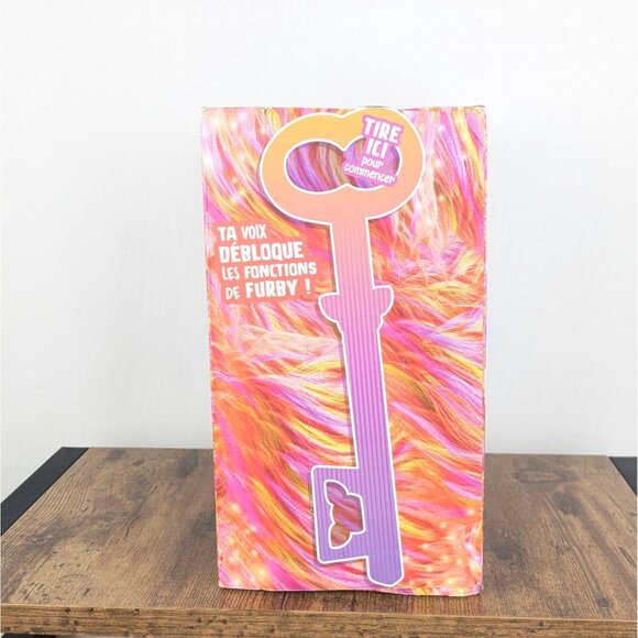 French Version Furby  – New in Box w/ Batteries – Hasbro - Francais - Picture 7 of 8